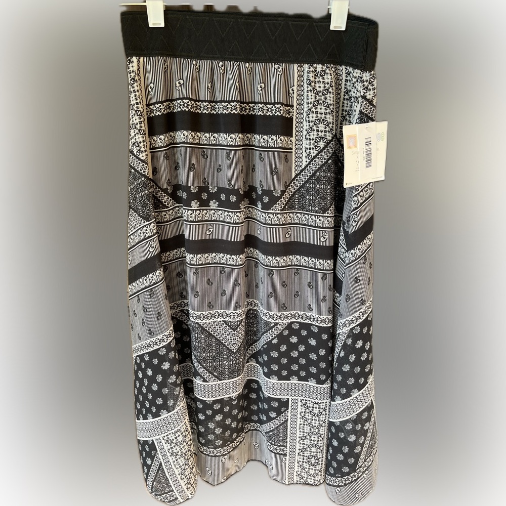 NWT LuLaRoe Lola Midi Skirt Black and White Women’s Size XS